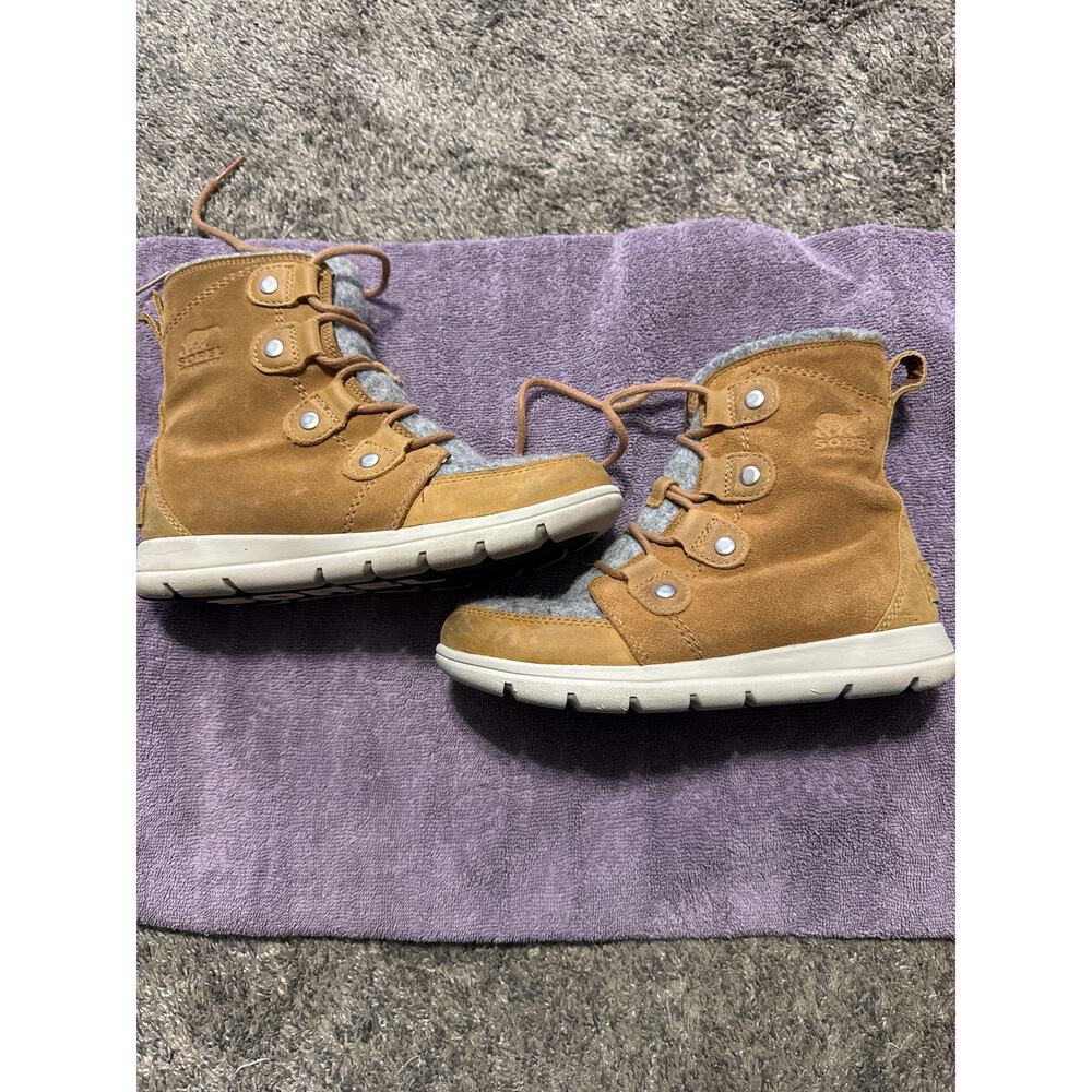 Sorel Explorer Joan Boot Tan Suede Gray Size 7 Women’s Winter.
